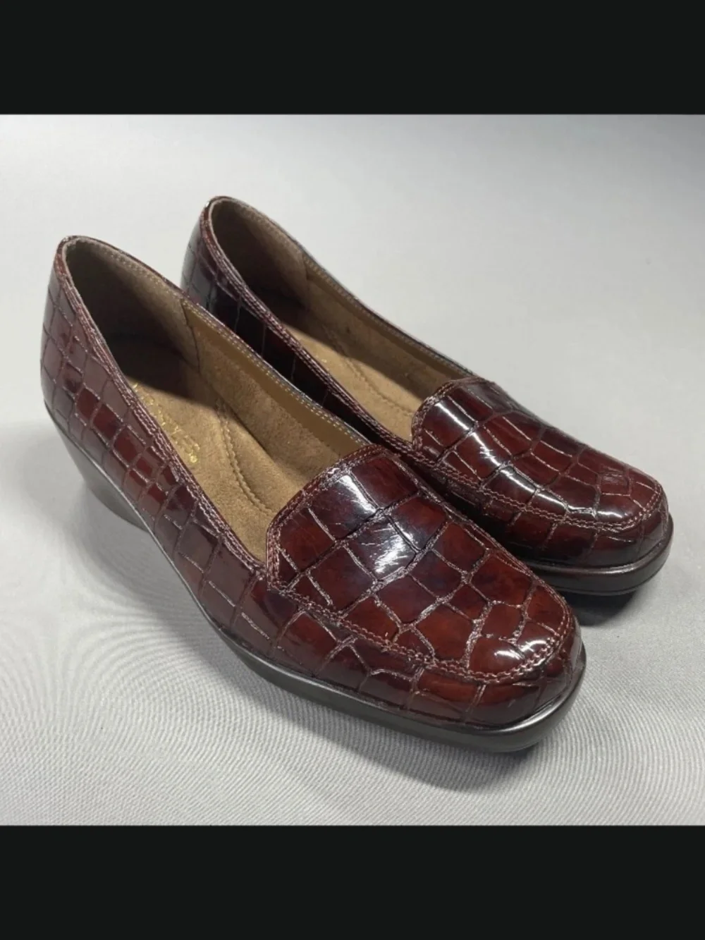 NEW Aerosoles Shoes Womens 6.5 brown faux leather alligator final exam wedge